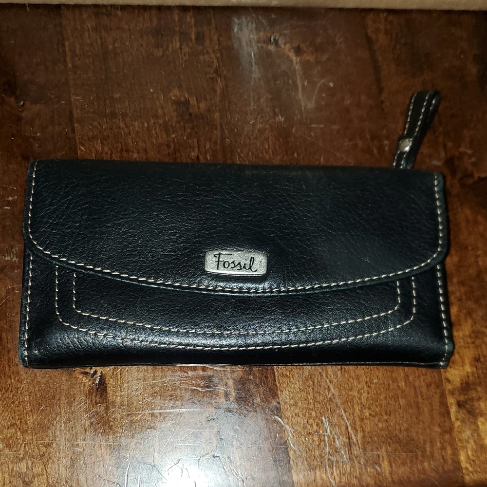 Fossil Black Leather Tri-fold Wallet.